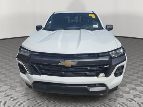 Summit White 2023 Chevrolet Colorado LT