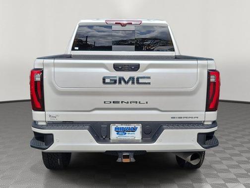 White Frost Tri-Coat 2025 GMC Sierra 1500 DENALI ULTIMATE