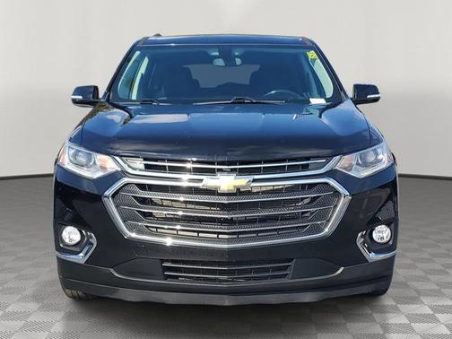 Mosaic Black Metallic 2020 Chevrolet Traverse LT W/1LT
