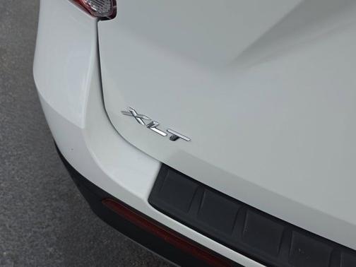 STAR WHITE MET TRI-COAT 2023 Ford Explorer XLT