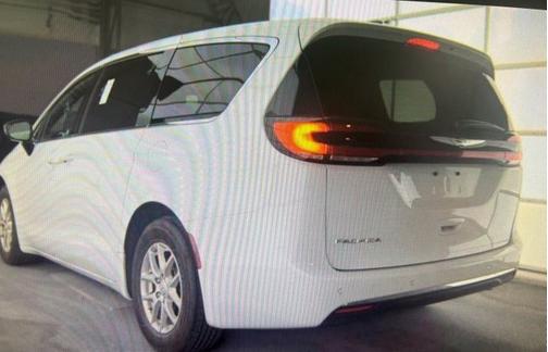 Bright White Clearcoat 2025 Chrysler Pacifica SELECT