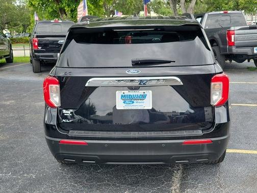AGATE BLACK METALLIC 2023 Ford Explorer XLT