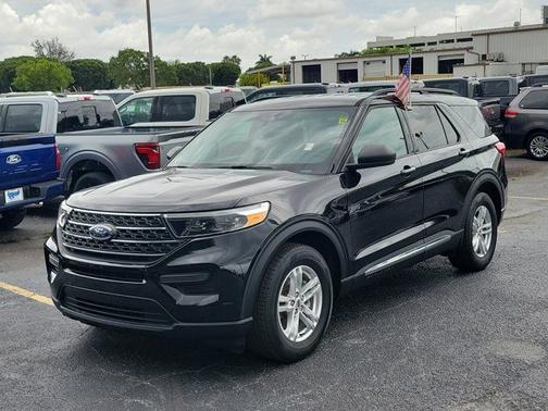 AGATE BLACK METALLIC 2023 Ford Explorer XLT