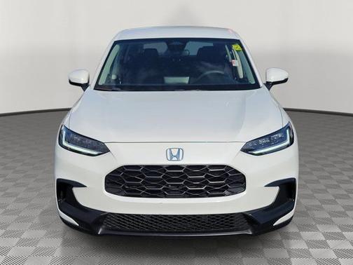 Platinum White Pearl 2023 Honda HR-V LX