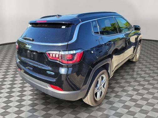 Diamond Black 2024 Jeep Compass LATITUDE