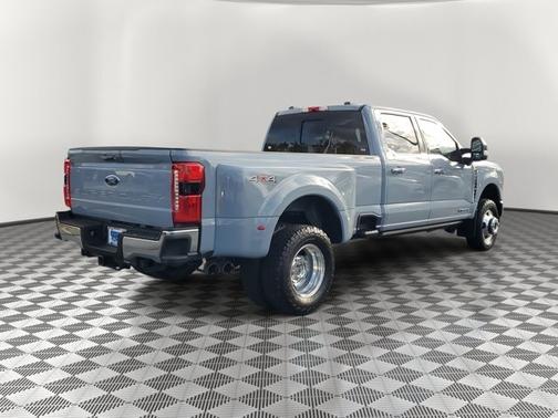 2024 Ford F-350 LARIAT SUPER DUTY