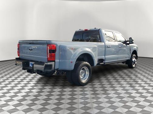 2024 Ford F-350 LARIAT SUPER DUTY