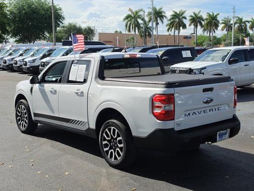 OXFORD WHITE 2022 Ford Maverick LARIAT