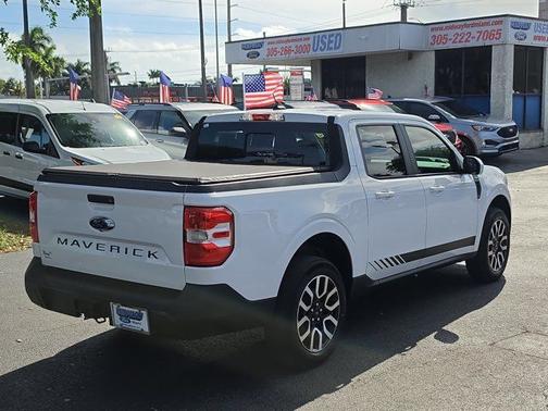 OXFORD WHITE 2022 Ford Maverick LARIAT