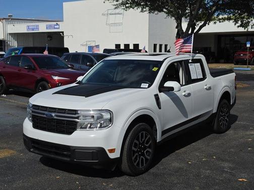 OXFORD WHITE 2022 Ford Maverick LARIAT