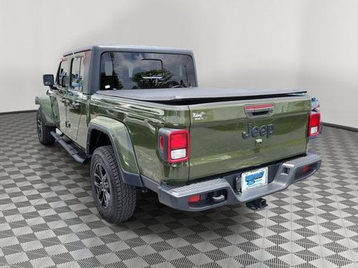 Sarge Green Clearcoat 2022 Jeep Gladiator SPORT