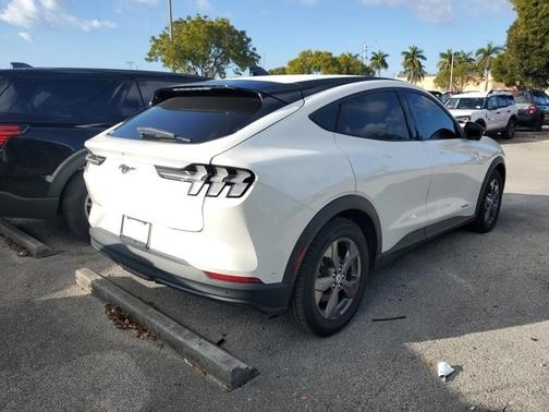 2023 Ford Mustang Mach-E SELECT