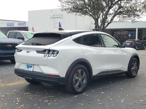 2023 Ford Mustang Mach-E SELECT