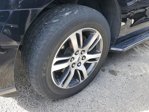 2022 Ford Expedition XLT
