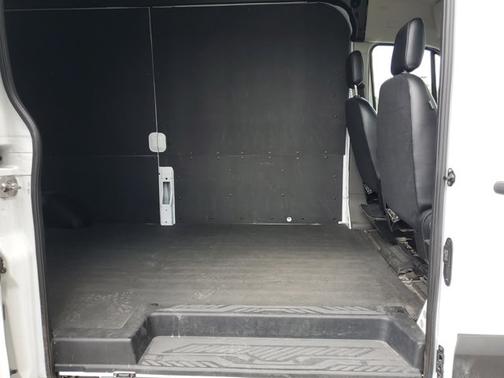 2024 Ford Transit-250 148 WB MEDIUM ROOF CARGO
