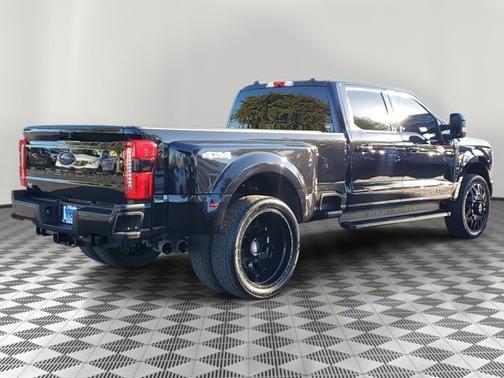 2023 Ford F-350 LARIAT SUPER DUTY