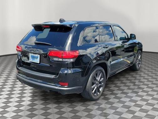 Diamond Black 2019 Jeep Grand Cherokee OVERLAND