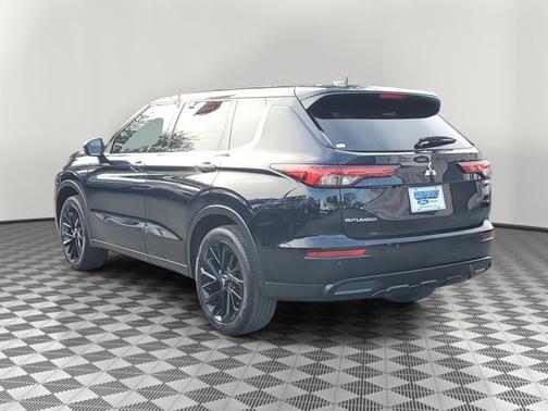 2022 Mitsubishi Outlander SE