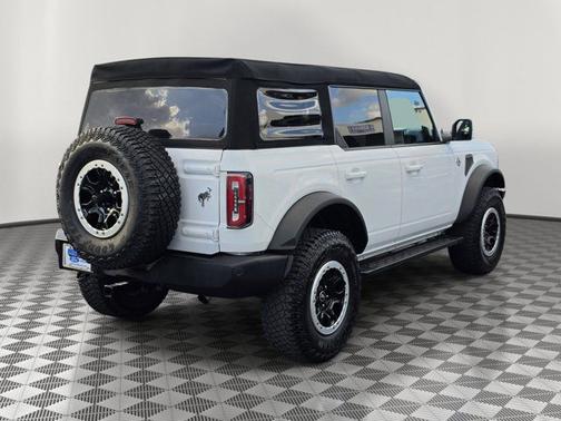 OXFORD WHITE 2023 Ford Bronco OUTER BANKS