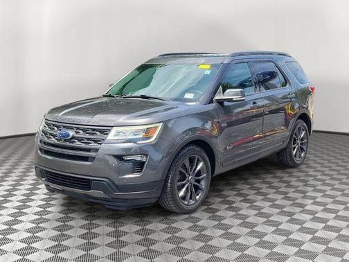 MAGNETIC METALLIC 2018 Ford Explorer XLT