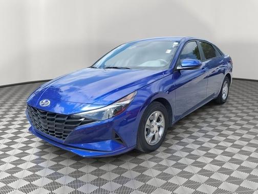 2022 Hyundai ELANTRA SE