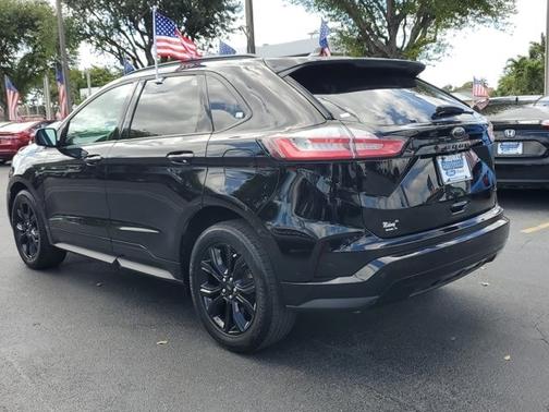 2022 Ford Edge SE