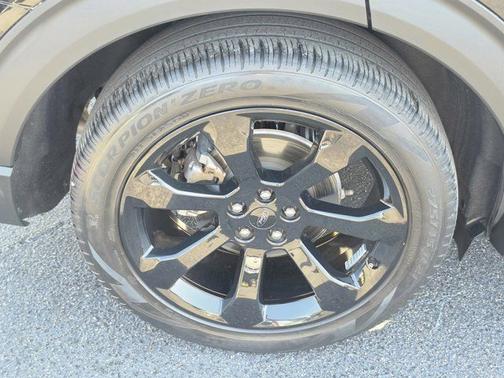 AGATE BLACK METALLIC 2022 Ford Explorer ST-LINE