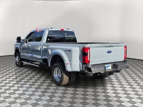 GLACIER GRAY 2025 Ford F-350 LARIAT SUPER DUTY