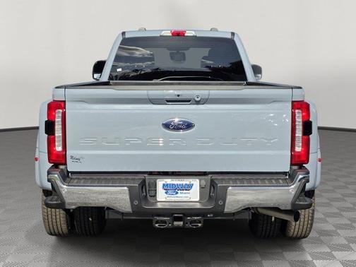 GLACIER GRAY 2025 Ford F-350 LARIAT SUPER DUTY