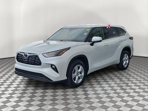 2022 Toyota Highlander LE