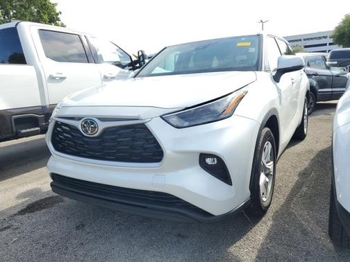 2022 Toyota Highlander LE
