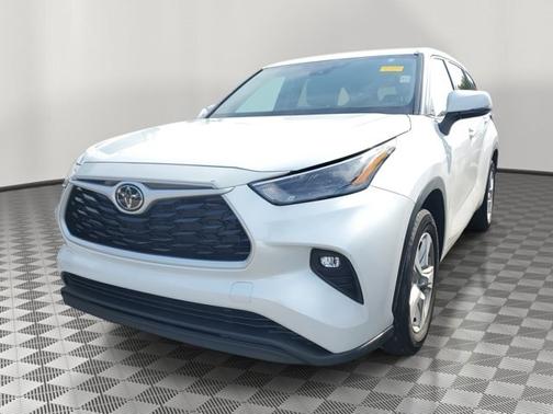 2022 Toyota Highlander LE
