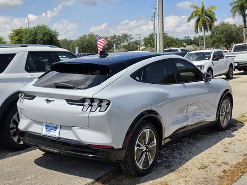 SPACE WHITE METALLIC 2023 Ford Mustang Mach-E PREMIUM