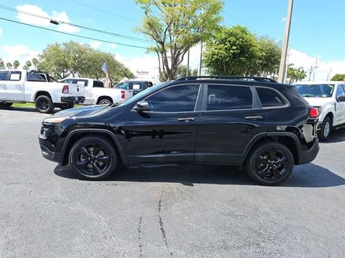 2017 Jeep Cherokee SPORT
