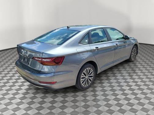 Platinum Gray Metallic 2019 Volkswagen Jetta 1.4T SE