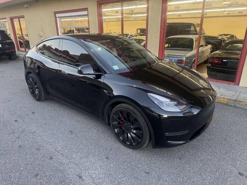 2023 Tesla Model Y Performance Dual Motor All-Wheel Drive