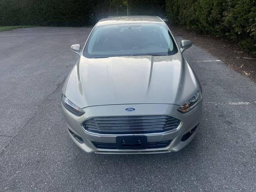 2015 Ford Fusion Hybrid SE