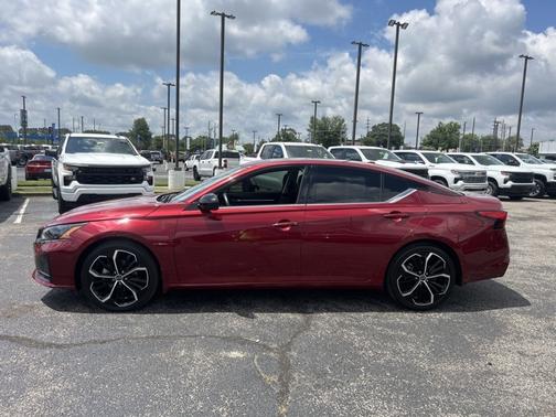 2023 Nissan Altima 2.5 SR