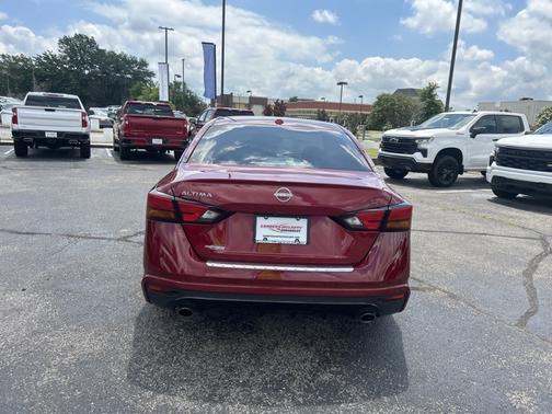 2023 Nissan Altima 2.5 SR