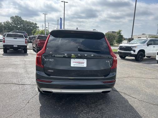 2021 Volvo XC90 T5 Momentum