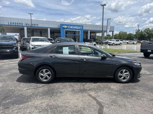 2021 Hyundai Elantra SE