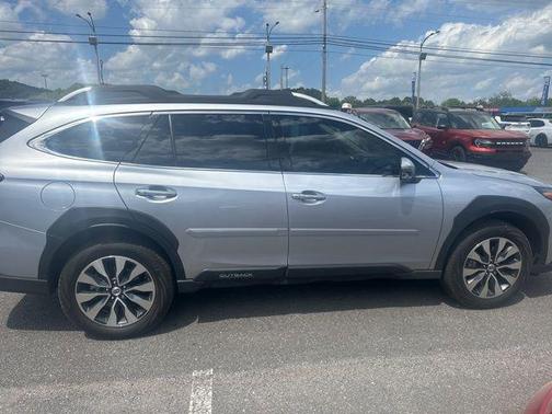 Ice Silver Metallic 2025 Subaru Outback Touring
