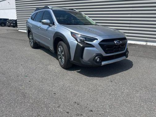 Ice Silver Metallic 2025 Subaru Outback Touring