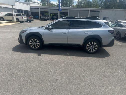 Ice Silver Metallic 2025 Subaru Outback Touring