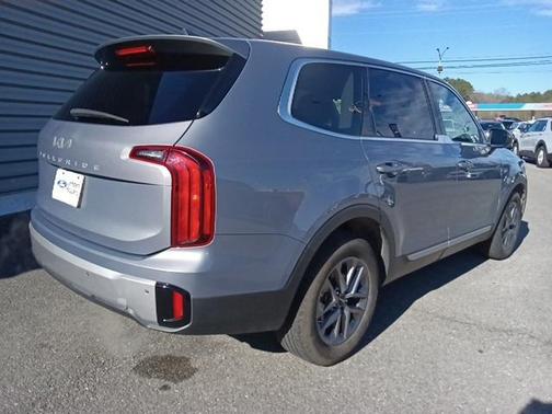 2023 Kia Telluride LX