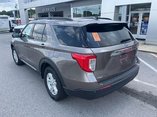 Stone Gray Metallic 2021 Ford Explorer XLT
