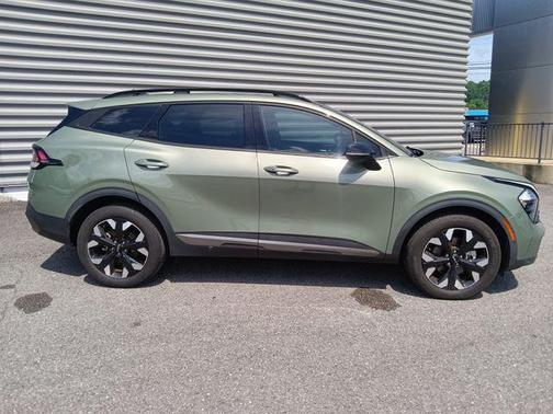 Jungle Green 2023 Kia Sportage X-Line