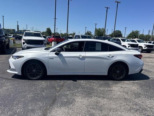 2021 Toyota Avalon Hybrid XSE
