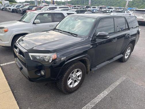 Midnight Black Metallic 2018 Toyota 4Runner SR5