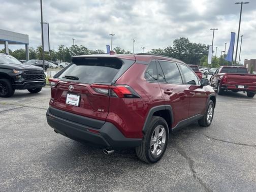 2022 Toyota RAV4 XLE